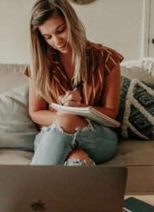 why-you-should-start-a-mom-blog