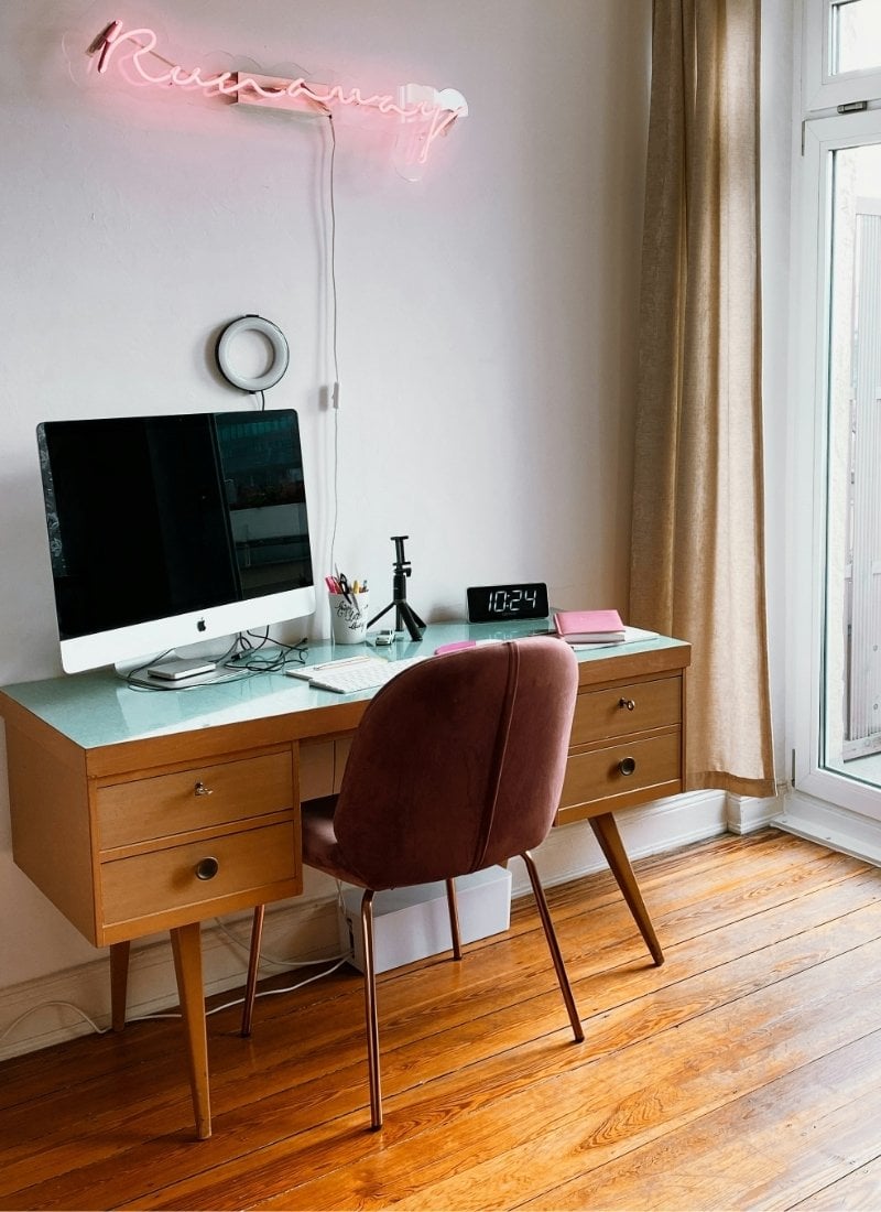 15 Insanely Genius at Home Office Decorating Ideas