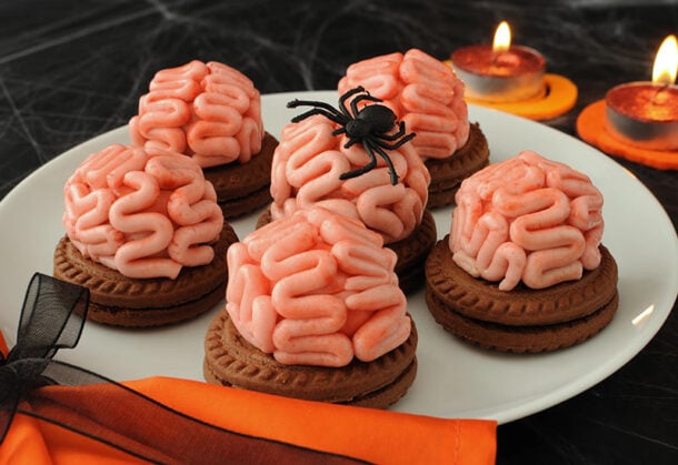 25+ Halloween Finger Food Ideas to WOW Your Guests - Urban Mamaz