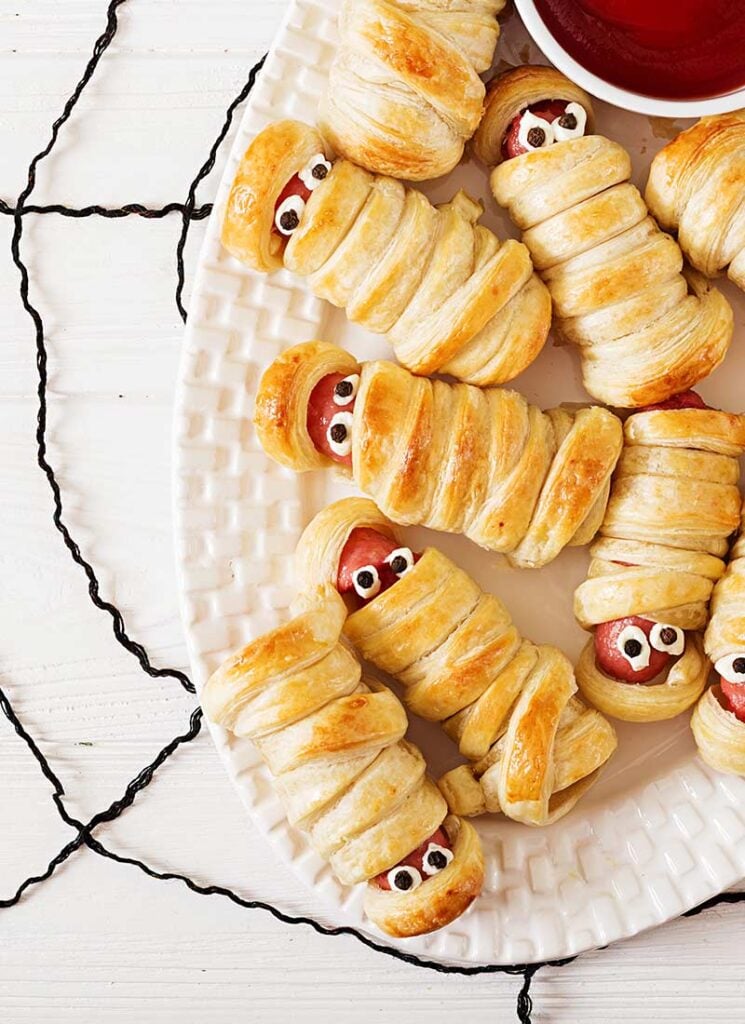 25 Halloween Party Food Ideas That’ll Totally Steal The Show - Urban Mamaz