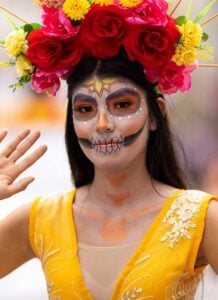 Easy-DIY-Halloween-Costumes-for-College-Girls