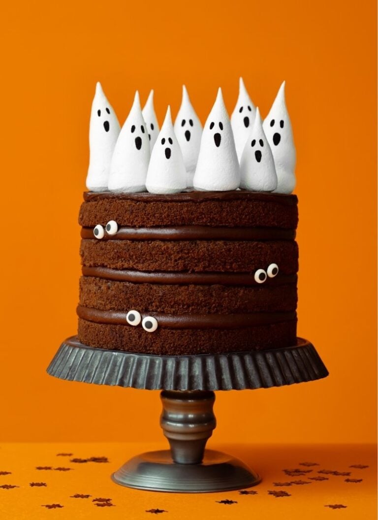 15 Scary Halloween Cakes That’ll Totally Freak Out Your Guests