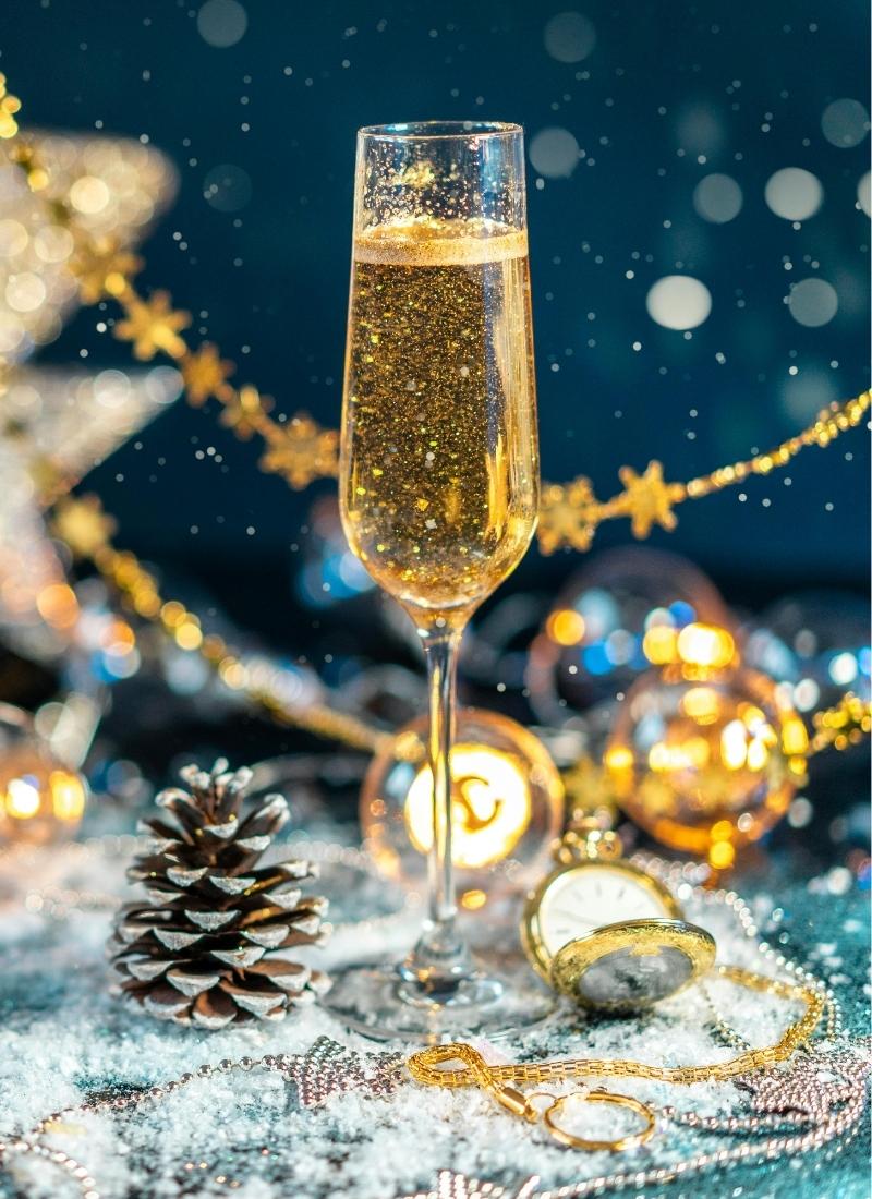12 Cozy Christmas Party Ideas Adults Will Actually Love