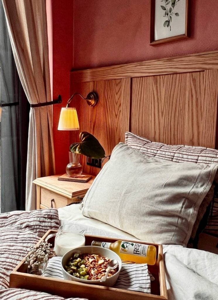 Preppy and Pop Mixed Room