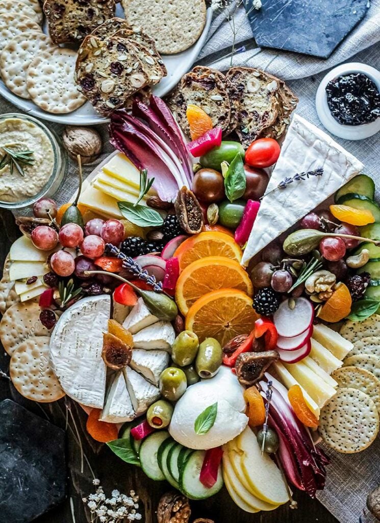 Classic Fall-Themed Grazing Board Ideas for Easy Entertaining