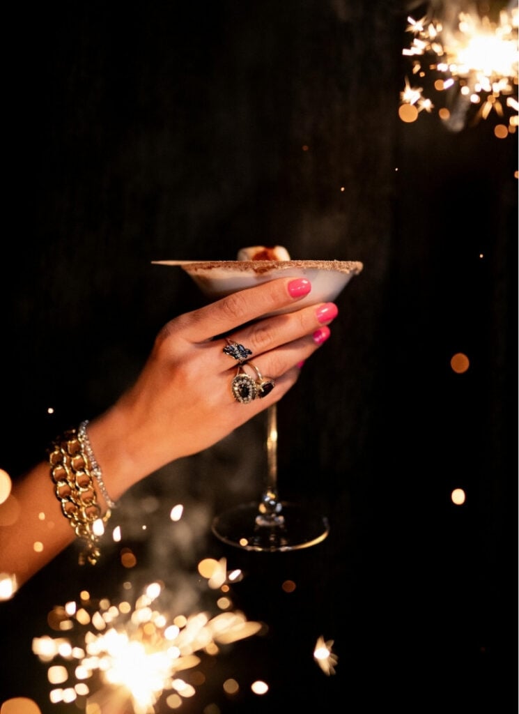 How to Throw a New Year’s Eve Party at Home Decor, Food & Countdown Fun