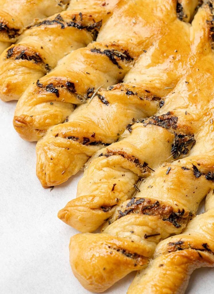 Spinach-breadsticks-recipe-for-Christmas