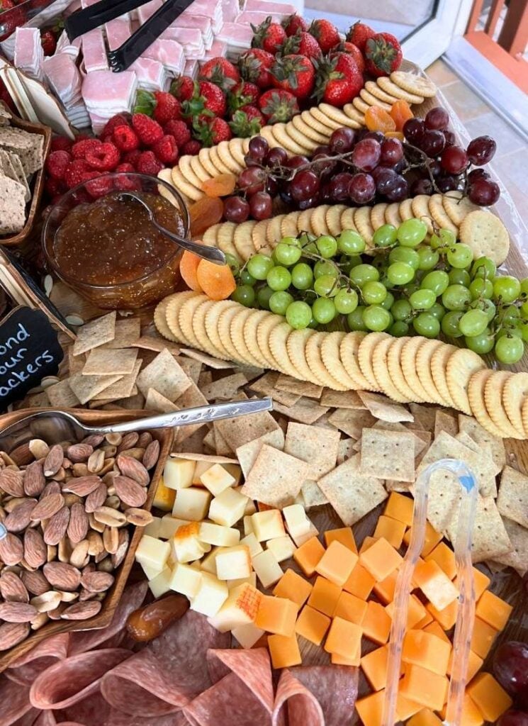 15 Graduation Charcuterie Board Ideas That Look Amazing