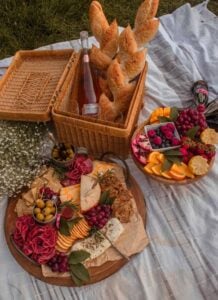 Romantic Picnic Food Ideas for Couples