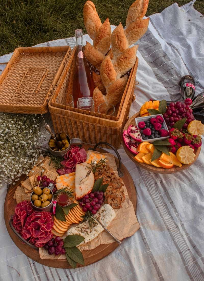 Romantic Picnic Food Ideas for Couples