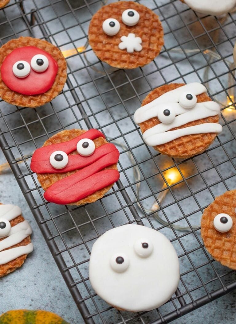 Halloween Dessert Board Ideas
