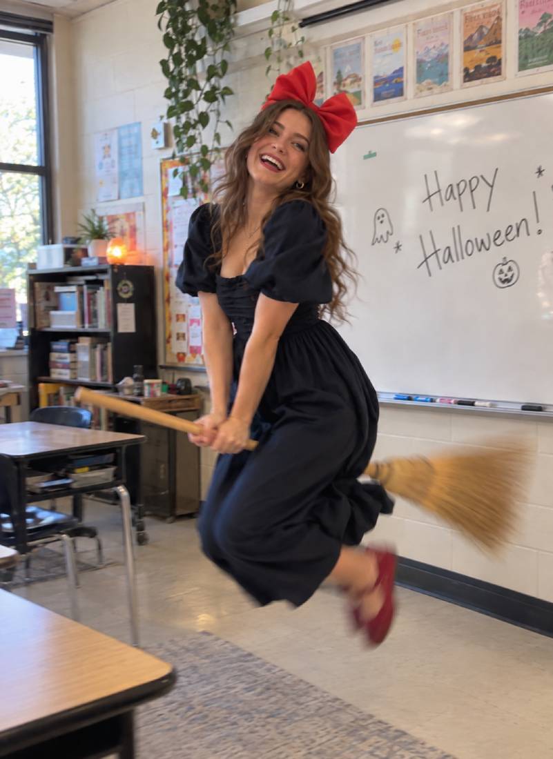 Kikis Comfy Cute Witch Look