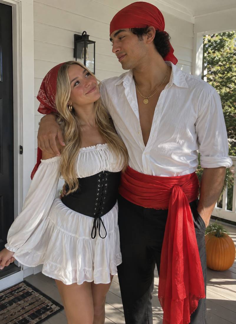 Pirate Inspired Couple Costume Thats Easy to DIY