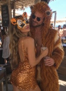 creative-Halloween-costumes-for-couples-to-nail-your-costume-this-year