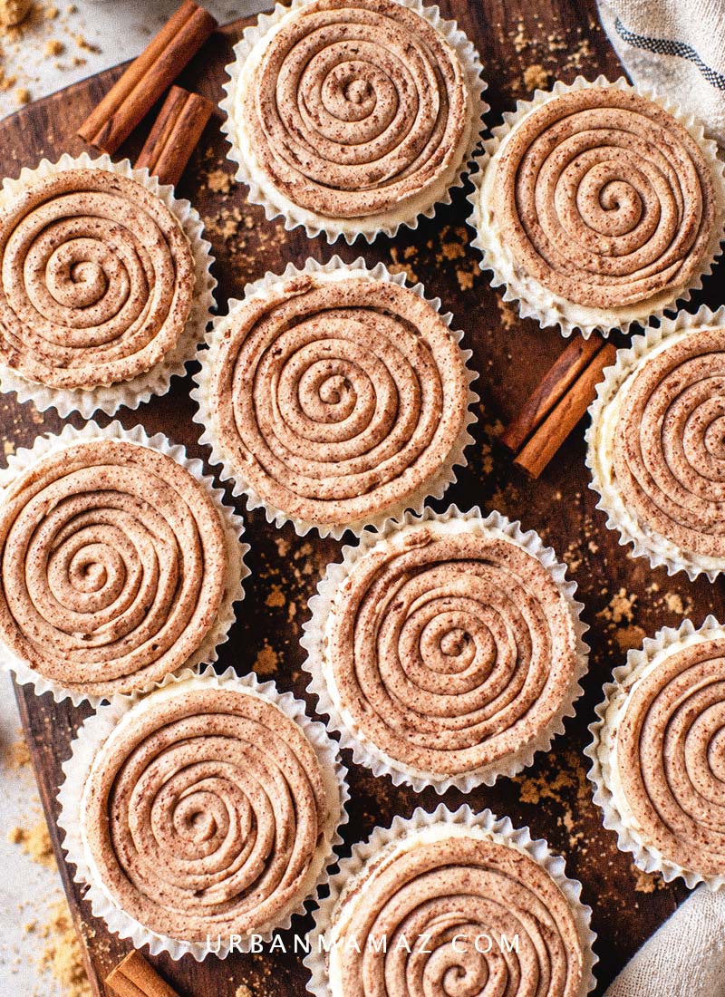 Cinnamon roll cheesecakes top down